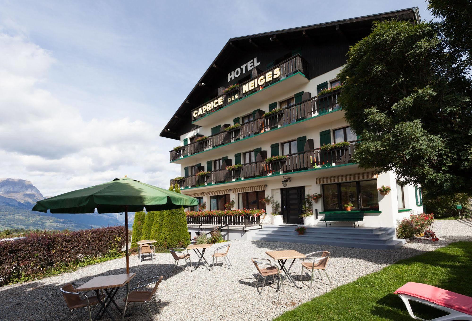 Hotel Le Caprice Des Neiges Комблу Екстер'єр фото