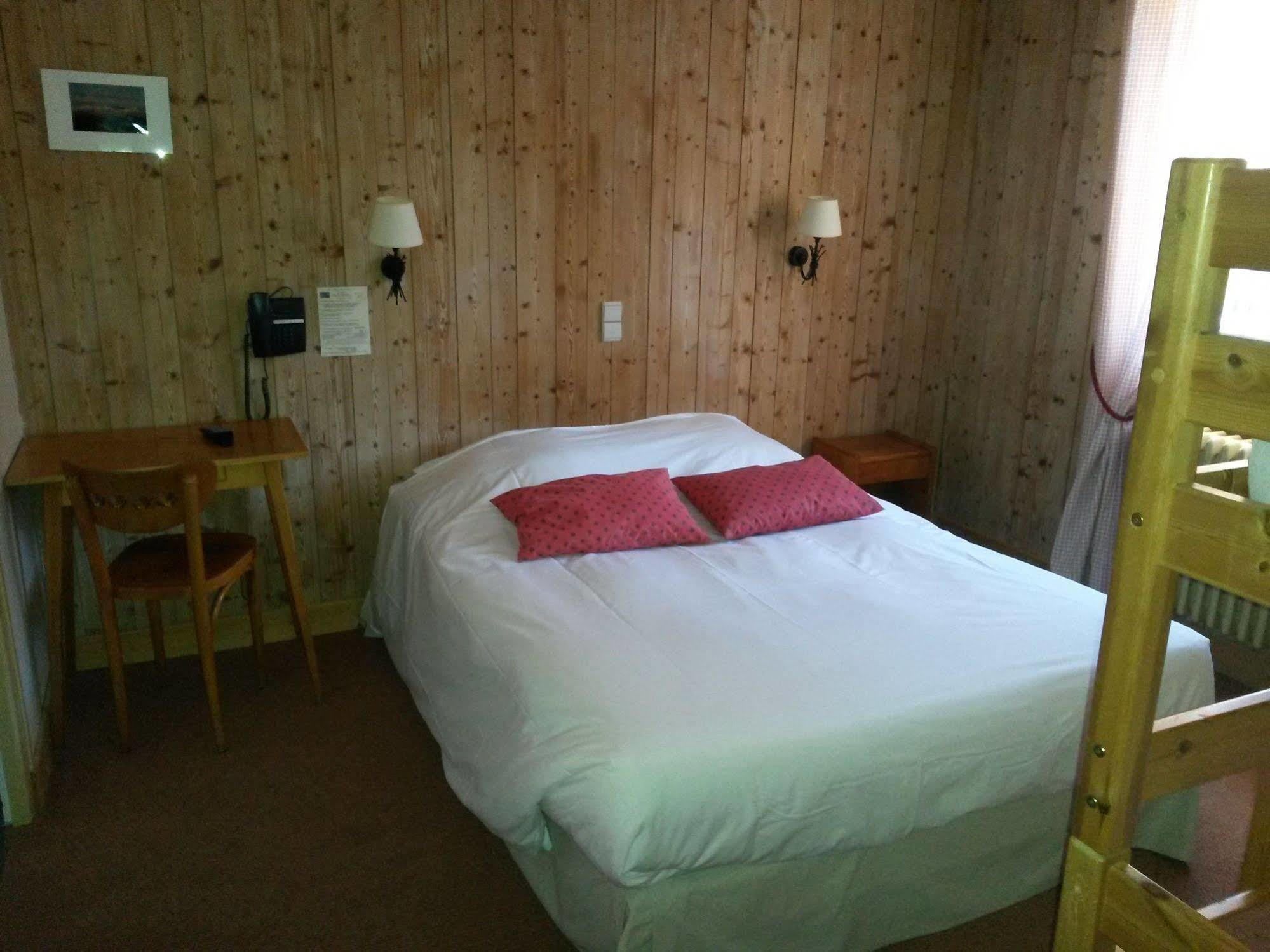 Hotel Le Caprice Des Neiges Комблу Екстер'єр фото